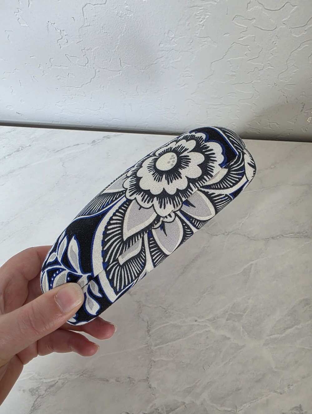 Vera Bradley Navy and White Floral Hard Eyeglass Case - Picture 3 of 7